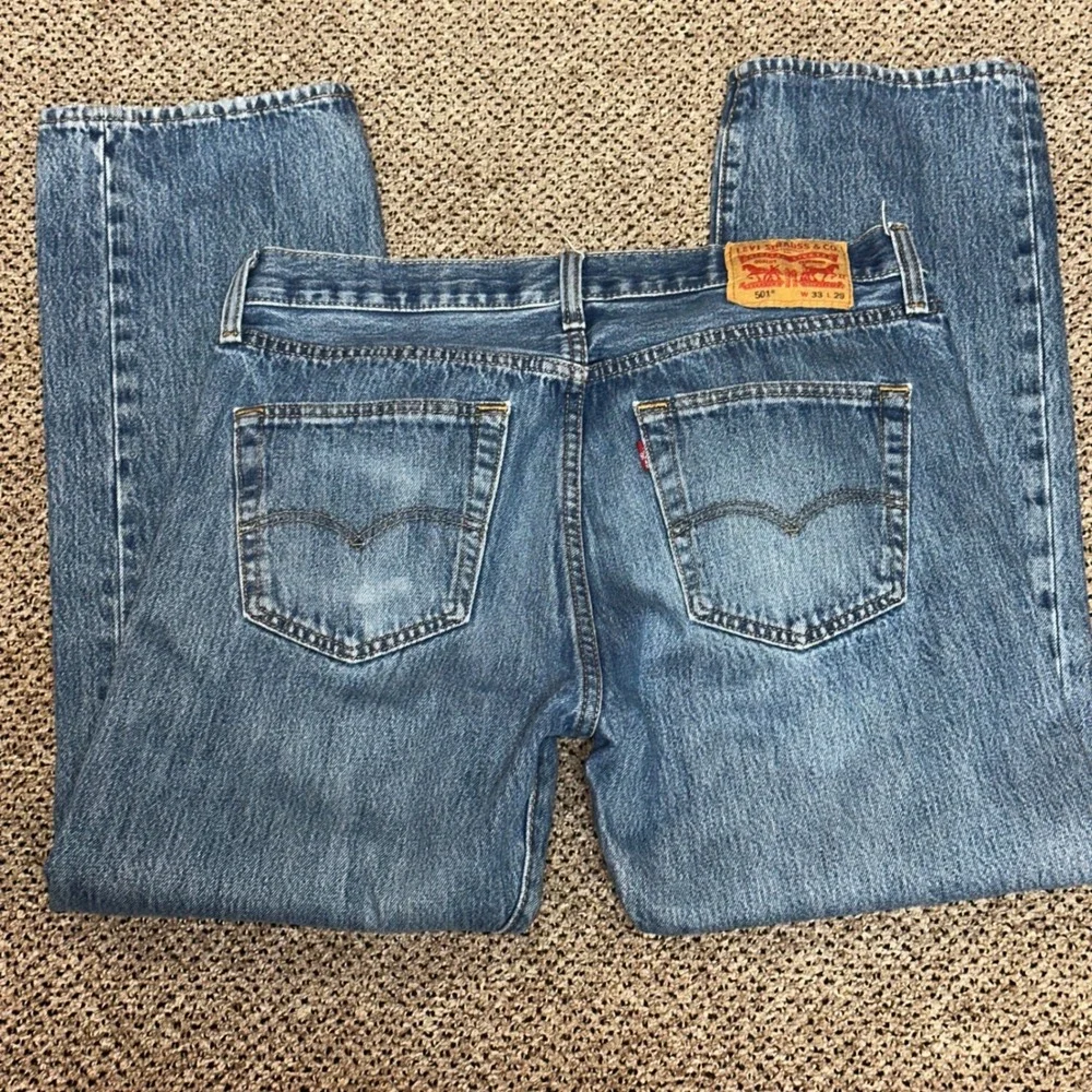 Levis 501 Original Fit Mens Blue Denim Straight Leg Button Fly Jeans W33 L29